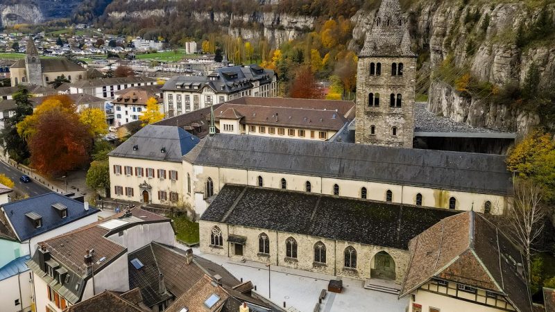 Nouveau abbé à l’Abbaye de Saint-Maurice : engagement ferme contre les abus et réforme de la gouvernance