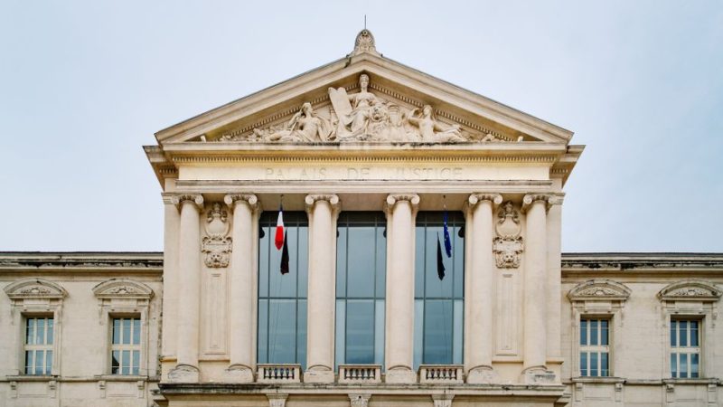 Macron défait : le Conseil constitutionnel censure sa loi anti-réseaux sociaux des mineurs