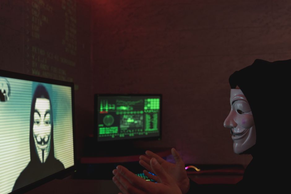Chat Control 2.0 : comment l’Europe a imposé la surveillance chiffrée en contournant son Parlement