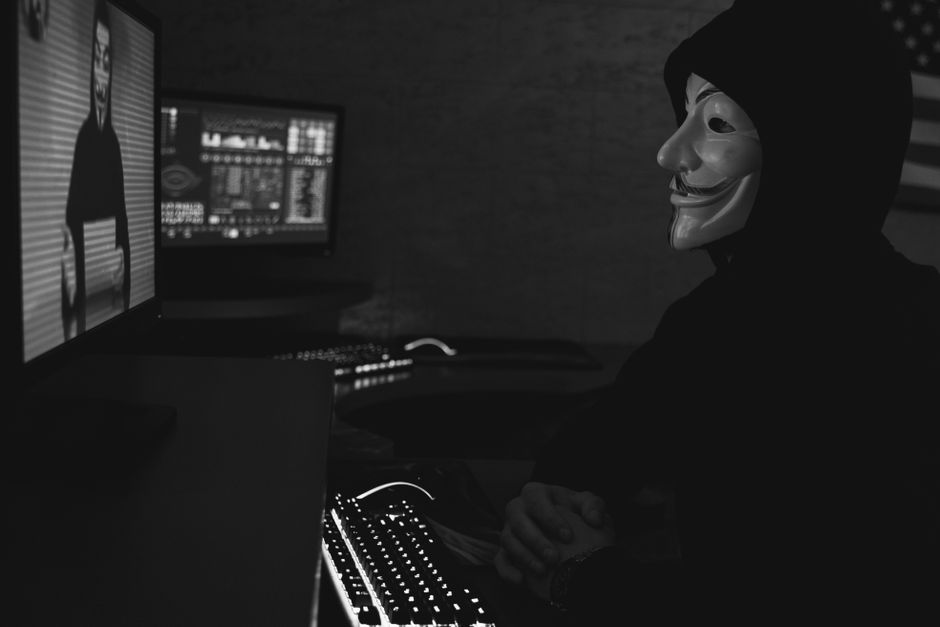Octobre 2026 : le cloud gouvernemental tombe, trois partis politiques piratés, le système français se délite